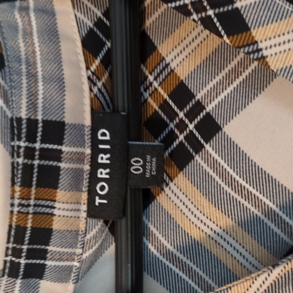 Two Sleeveless Plaid Torrid Tops - Picture 4 of 7